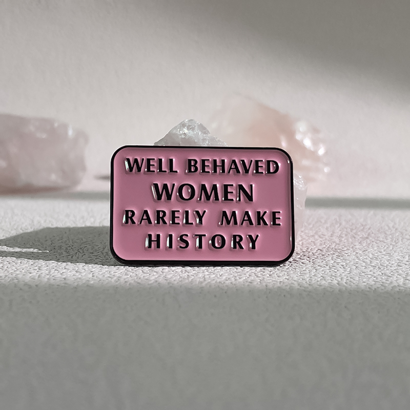 Well Behaved Women Rarely Make - Jewelry Making History recension och pris