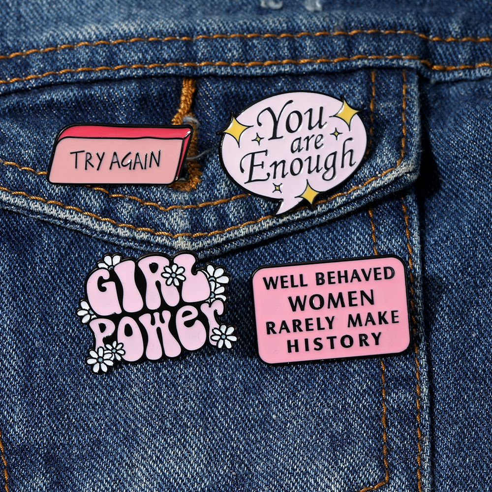 Pink Well Behaved Women Rarely - Jewelry Making History recension och pris