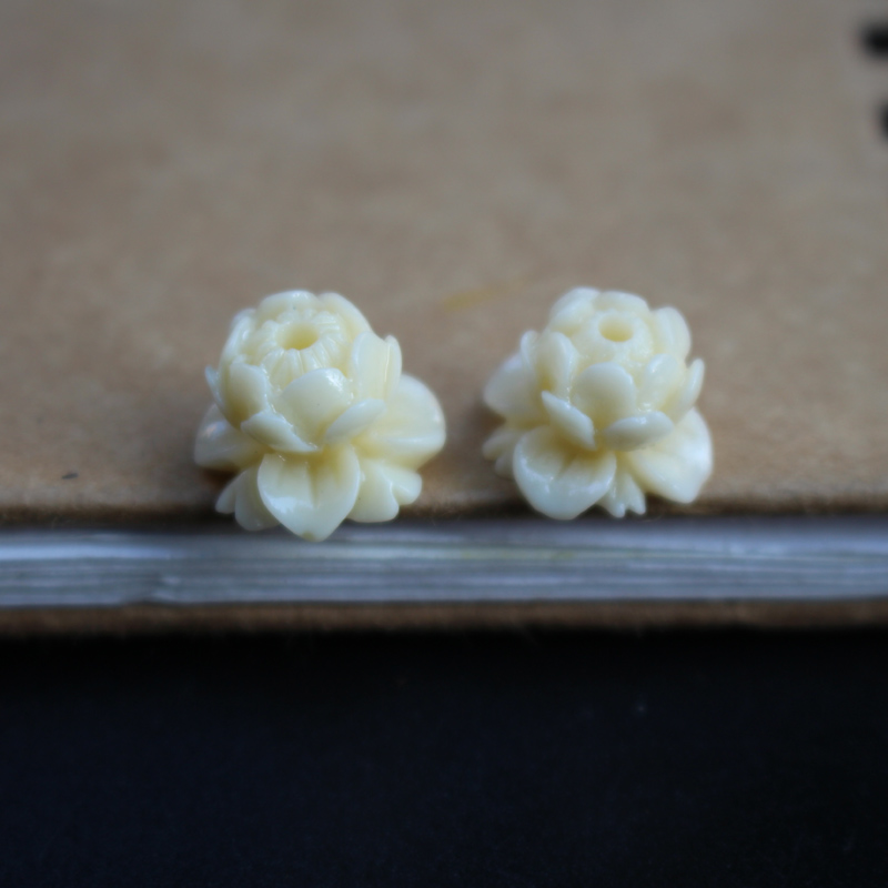 (20 pieces/lot) Carved Lotus B - Jewelry Making Table recension och pris